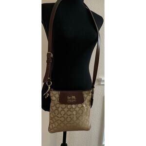 Coach Signature Madison Op Art Crossbody vintage bag